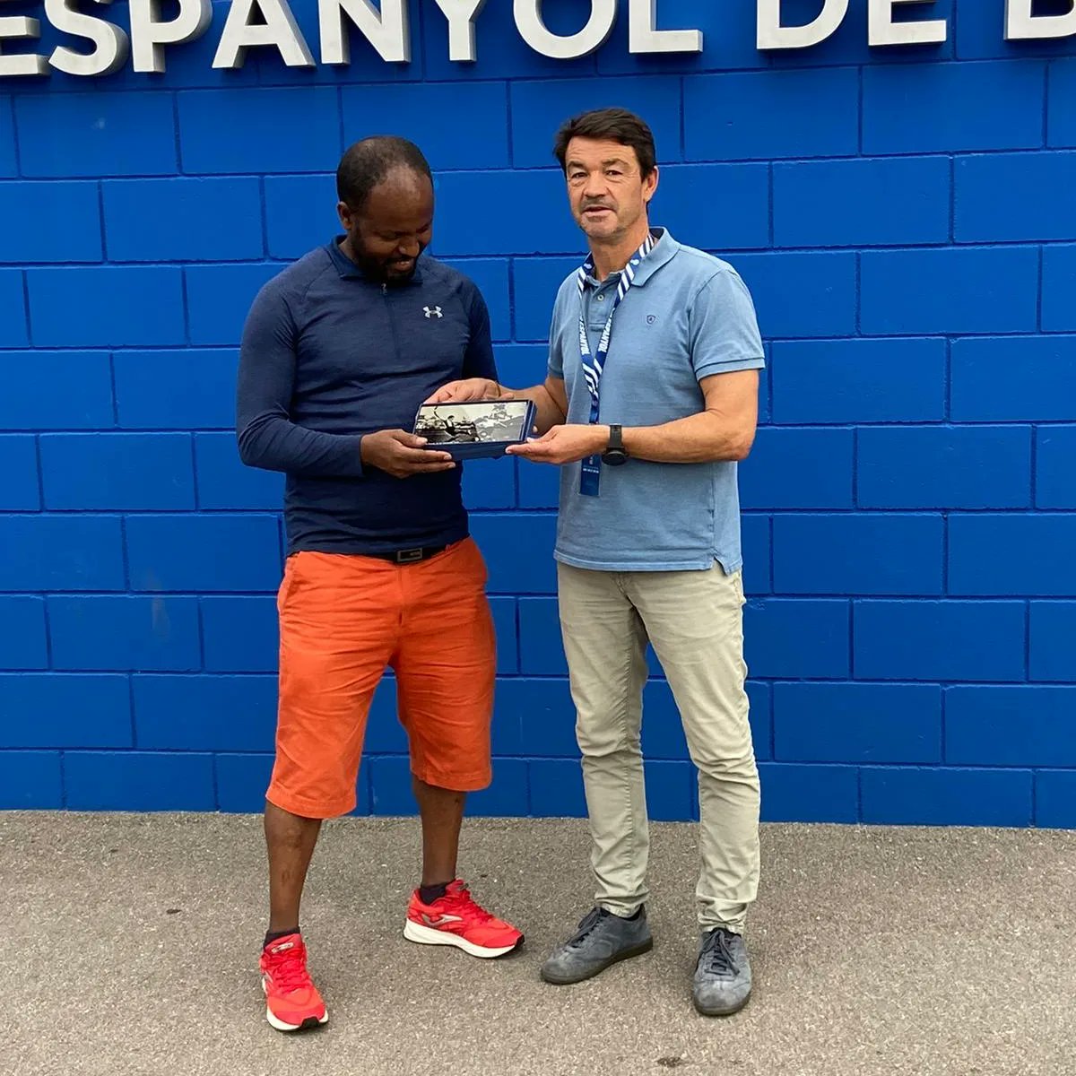 ✅️ Hay nuestro presidente de EthioGavà,Yimer Haile ha estado en el Instituto Escuela GavàMar Con el centro ACCeDE trabaja a través del programa de servicios comunitarios
🟢 También se ha visitado la Ciutat Esportiva Dani Jarque del RCD Espanyol

#cooperación #deporte #educación