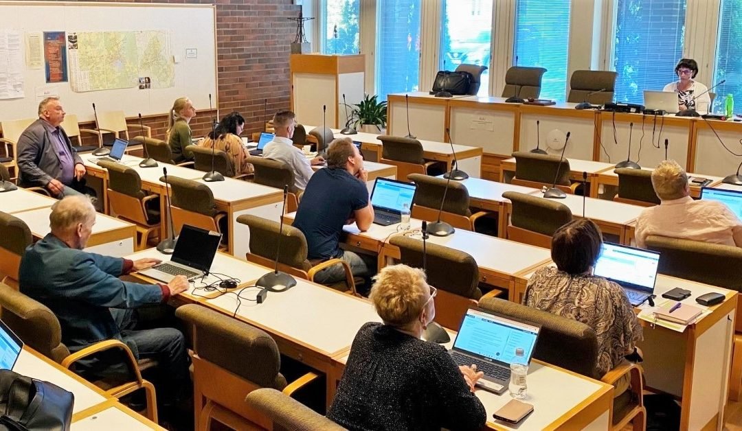 Kärkölän Kunta (@karkolankunta) on Twitter photo Kärkölässä sähköinen kokousmenettely otetaan käyttöön vaiheittain.
Päätöksenteon, kokousten ja tiedonhaun sähköistämisen valmennusohjelma on <a href="/KarkolanKunta/">Kärkölän Kunta</a> <a href="/Olankaupunki/">Orimattilan kaupunki</a> ja <a href="/iitinkunta/">Iitin kunta</a> yhteishanke.
<a href="/VMuutiset/">Valtiovarainministeriö | Finansministeriet</a> #digikannustinraha #kuntayhteistyö
Lue lisää:
karkola.fi/2022/10/20/sah… Kärkölässä sähköinen kokousmenettely otetaan käyttöön vaiheittain.
Päätöksenteon, kokousten ja tiedonhaun sähköistämisen valmennusohjelma on <a href="/KarkolanKunta/">Kärkölän Kunta</a> <a href="/Olankaupunki/">Orimattilan kaupunki</a> ja <a href="/iitinkunta/">Iitin kunta</a> yhteishanke.
<a href="/VMuutiset/">Valtiovarainministeriö | Finansministeriet</a> #digikannustinraha #kuntayhteistyö
Lue lisää:
karkola.fi/2022/10/20/sah…
