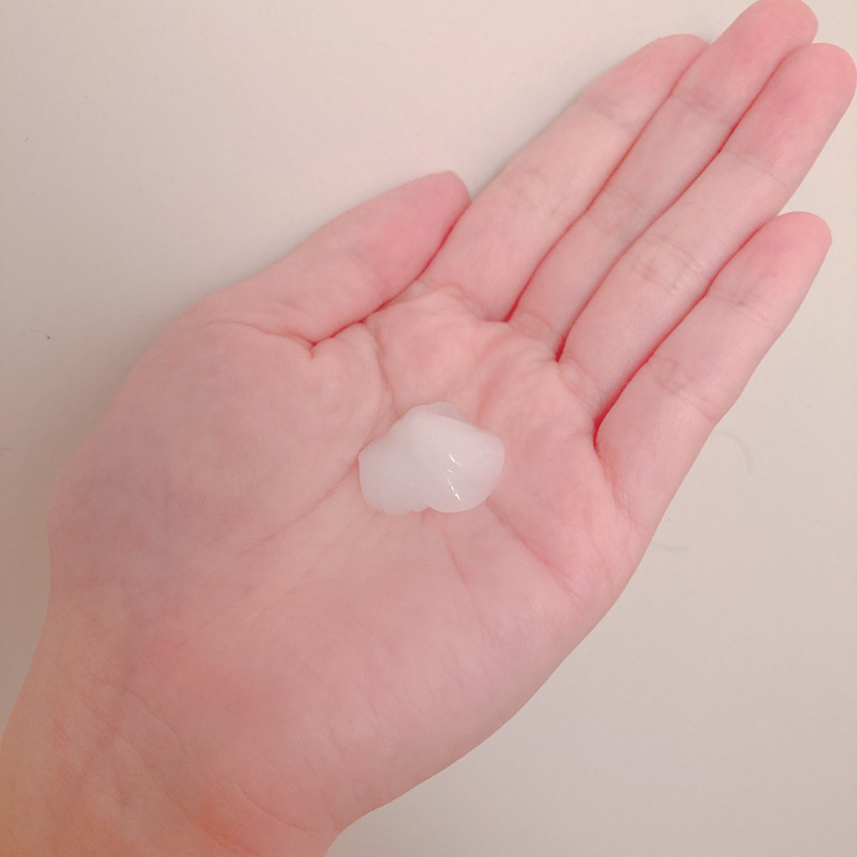 U_na_314's tweet photo. 土日の撮影に向けて、髪の集中ケア開始👩🏻

天気が悪そうなのが心配だけど、よく考えてみたら今まで何度も外撮してるけど、天気が悪かったことってない🤔

晴れ女パワーでいい撮影になりますように🙏🙏

#FUNAZUM
#ファンアズム
#シャンプー　　
#トリートメント
#ヘアマスク
#ヘアオイル
#air
#サロン https://t.co/z4qM2IK02Z