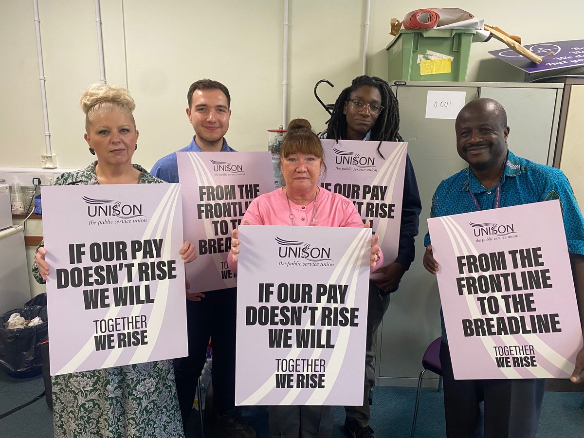 Meeting with the Wandsworth health branch (St George’s) earlier today, finalising plans to get the vote out!! Remember the @unisontheunion NHS ballot opens on the 27th October! Vote vote vote we MUST hit a 50% turnout #VoteYesForTheNHS