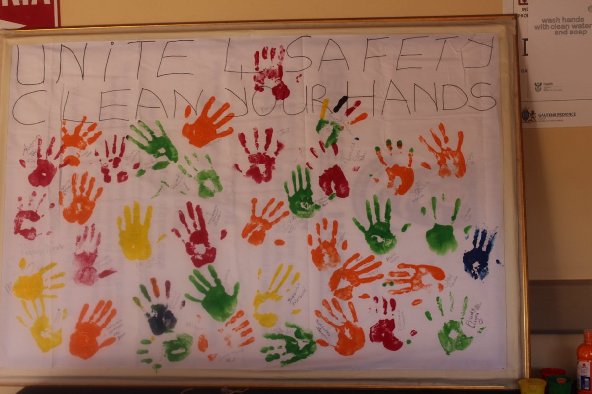 SebokengHospit1's tweet photo. @SebokengHospit1 with @SedibengHealth increased awareness and understanding to Staff and patients about the importance of handwashing with soap as an effective and affordable way to prevent diseases and save lives. @NkomoNomantu #ImprovingHealthInOurCommunity https://t.co/7Sb0MPrhNP