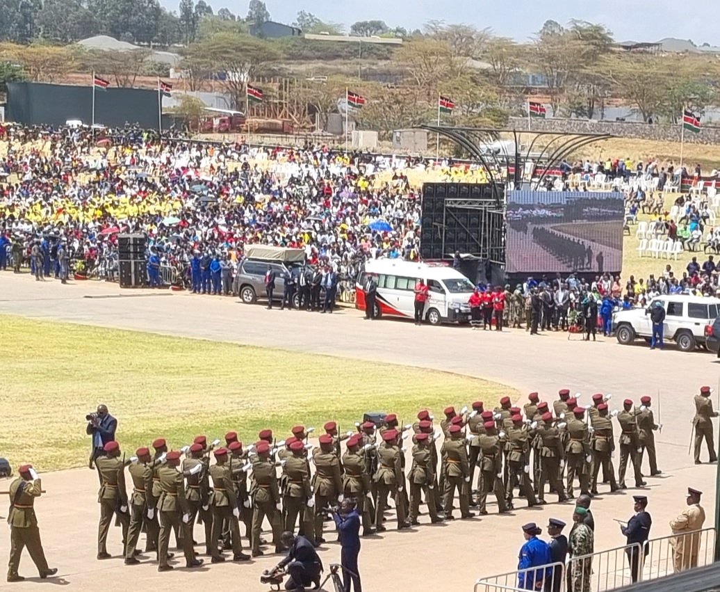 Give credit where it's due. This's the GSU at today's Mashujaa Day celebrations. They're my favourite and most disciplined of our security forces. Credited for restoring law & order at Bomas of Kenya minutes b4 @WilliamsRuto was declared Presdent elect. Respect