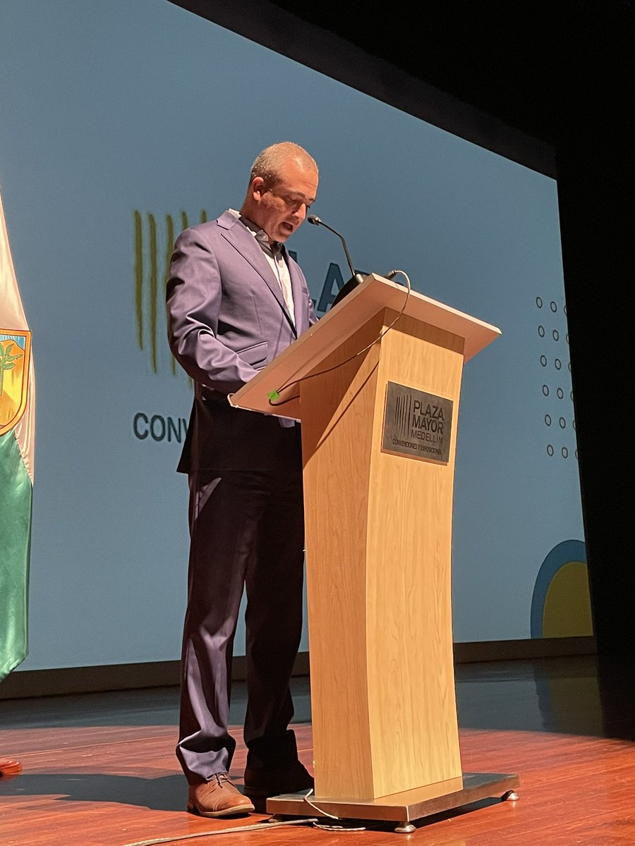 plazamayormed's tweet photo. “El contenido del SIDP ha sido intencionalmente pensado en una de las apuestas de Medellín como sede de la cuarta generación industrial”. 

“Hablaremos sobre cómo el metaverso está implicado en los asuntos legales”. Comenta Víctor Zapata, Gerente general de Plaza Mayor. https://t.co/tSpUuAkIP2