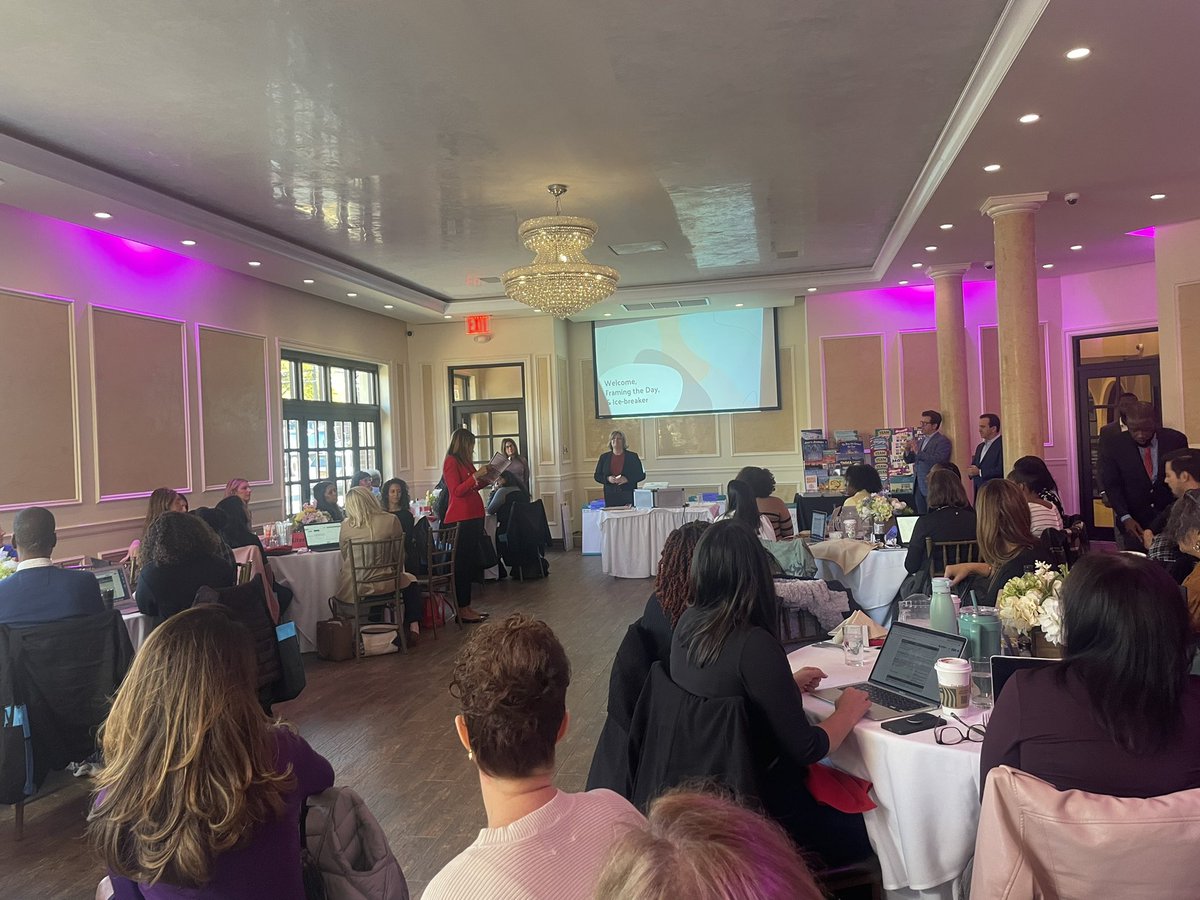 BarbaraFaughnan's tweet photo. @District11BX @DOEChancellor D11 AP Meeting discussing Courageous Conversations in the Classroom, Chancellor’s Vision of Literacy Components and Mathematics Expectations, District and school data, Incident reports and Developing a Problem of Practice and so much more! https://t.co/vjas92YyAT