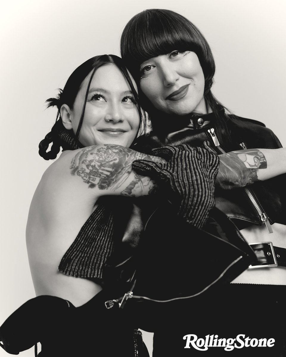 For @RollingStone, @KarenO and @Jbrekkie talked 💣smashing expectations💣 and the power of saying no 🎸 shorturl.at/cjquL