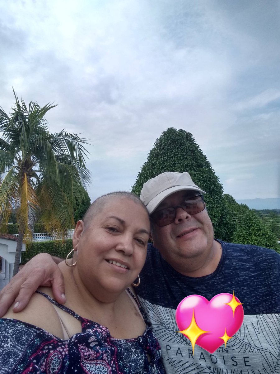 LizCobos's tweet photo. @WinSportsTV soy una abuela con cáncer de mamá llevo dos años en esta lucha #primerToque https://t.co/EEF6lO89J6