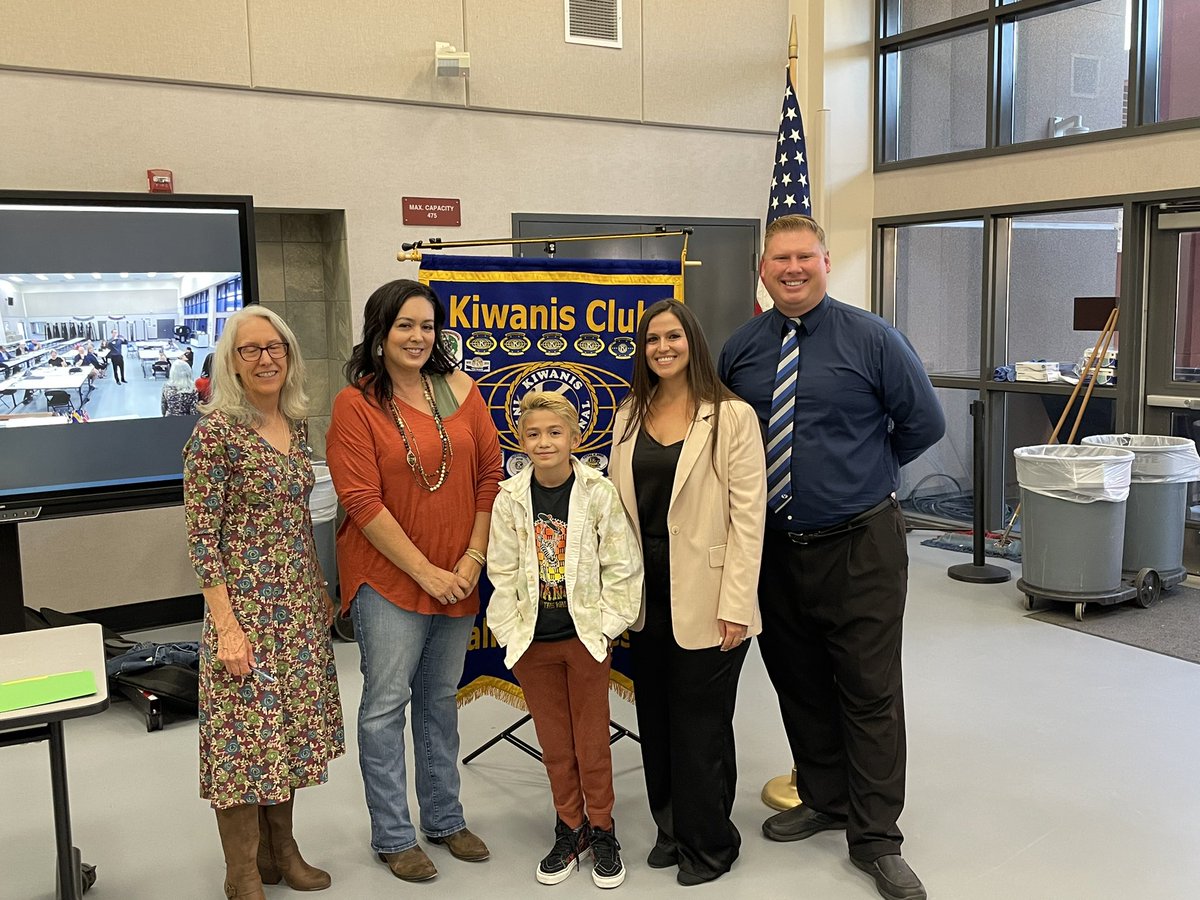 KiwanisPW's tweet photo. Last week we were able to celebrate 3 students and there families with a great breakfast! Great job students from Quail Valley, Cactus, and Chaparral. @PalmdaleSchools @ChaparralPrep #Kiwanis #WPKiwanis https://t.co/MkOZ64L1UX