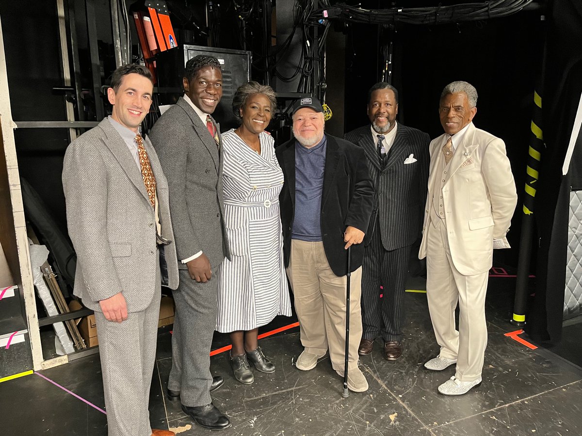 cindytolan1's tweet image. Amazing to have legendary actor #StephenMckinleyHenderson join us @Salesman_Bway 
@WendellPierce @TeamDClarke @Andre_DeShields @McKinleyBcubed @stockingstephen