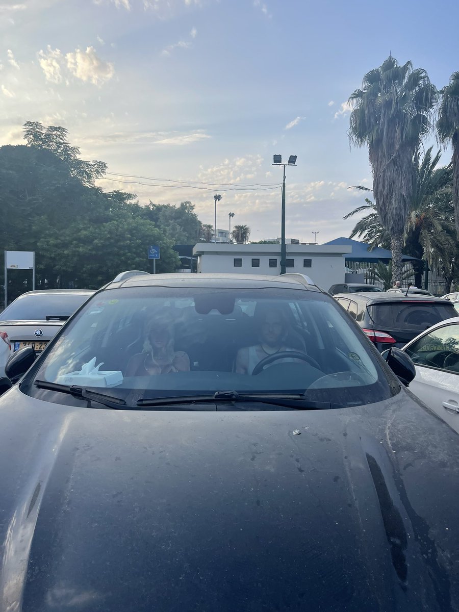 GraffHilli's tweet photo. מי אתם האנשים האלה ולמה שתעשו כזה דבר https://t.co/mnkq1j45X8
