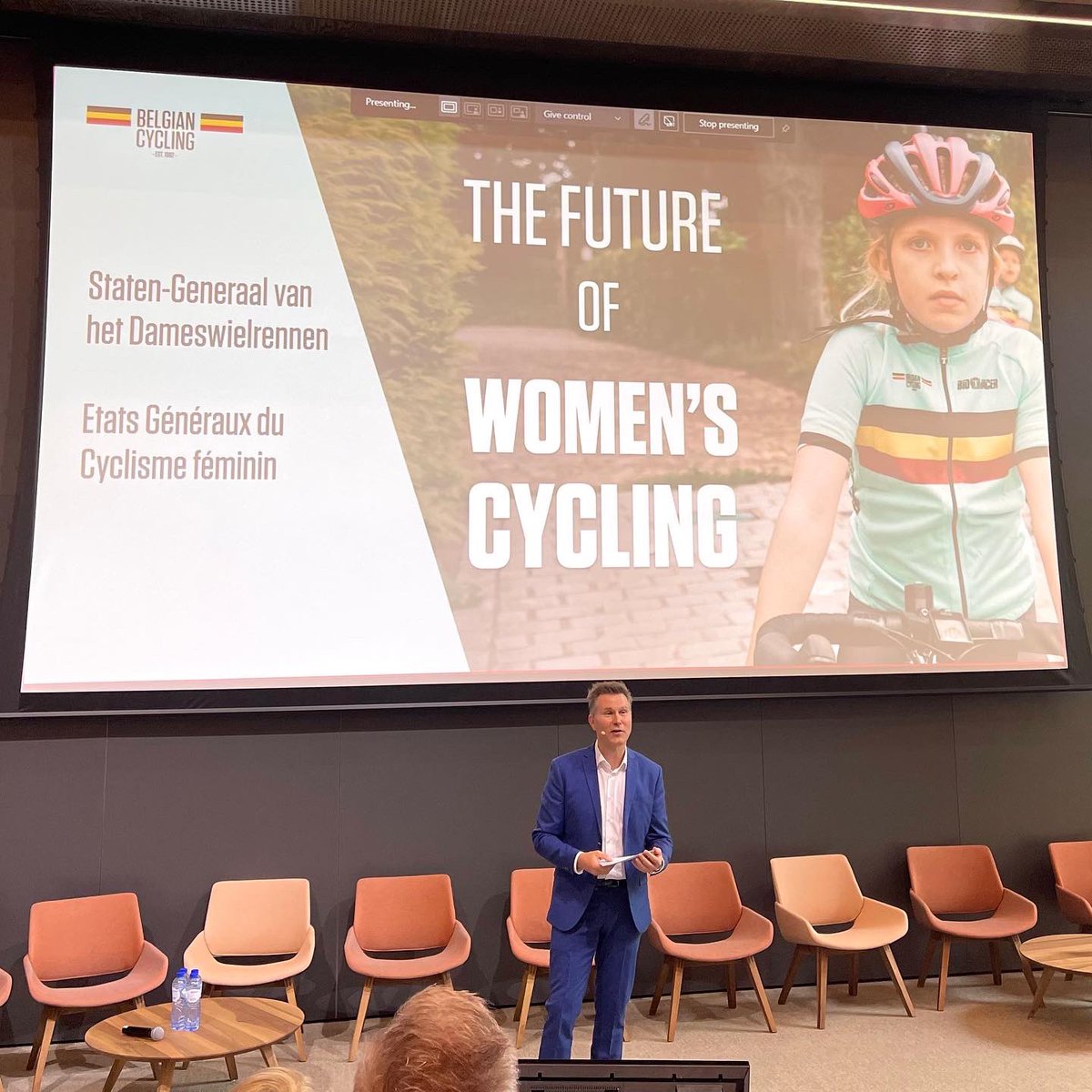 Dankbaar en Trots om deze 1e Femmeuze Award te mogen ontvangen !
 
#womenscycling #gendergelijkheid #vrouwenindesport #Appreciatie #cyclingpassion #belgiancycling #planturpura