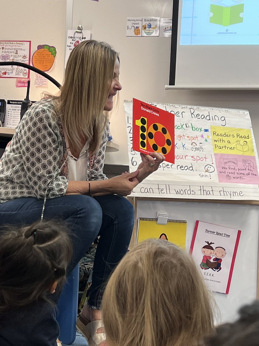 KristenSuchon's tweet photo. So much integration in @Carolyn_McGee1 class during the Read Aloud. In just a short 10 minute read aloud, students made predictions, counted to 10, made connections to number sense, AND noticed rhyming words! We have the best Pre-K teachers!  #FISDmadetoshine https://t.co/PTTB9nxhoA