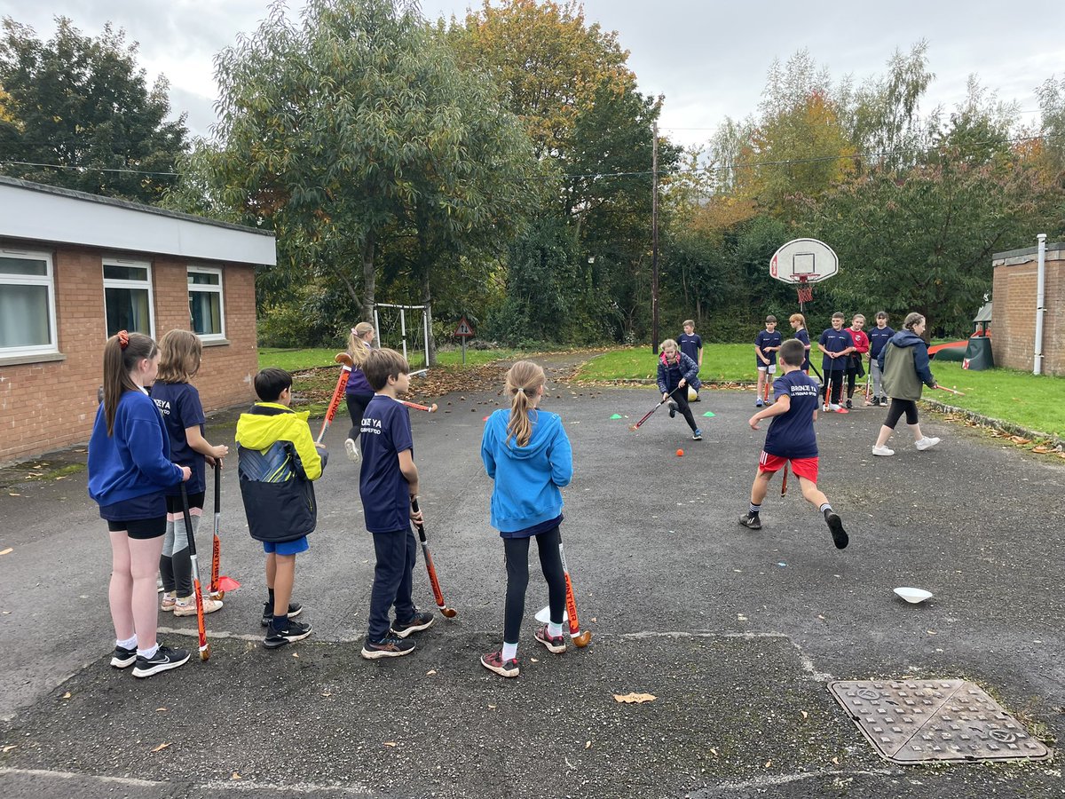Mon_Connect's tweet photo. And another brilliant afternoon of workshops; den building, hockey, team building and football - thank you to all our partners who delivered for us today as part of our Bronze YA Conference👏🏻👏🏻 #BronzeYA #Leadership https://t.co/9YvNKbgILv