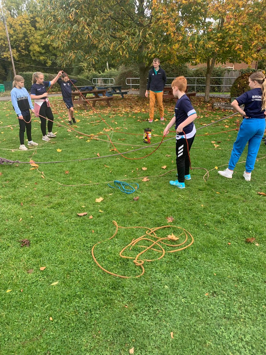 Mon_Connect's tweet photo. And another brilliant afternoon of workshops; den building, hockey, team building and football - thank you to all our partners who delivered for us today as part of our Bronze YA Conference👏🏻👏🏻 #BronzeYA #Leadership https://t.co/9YvNKbgILv