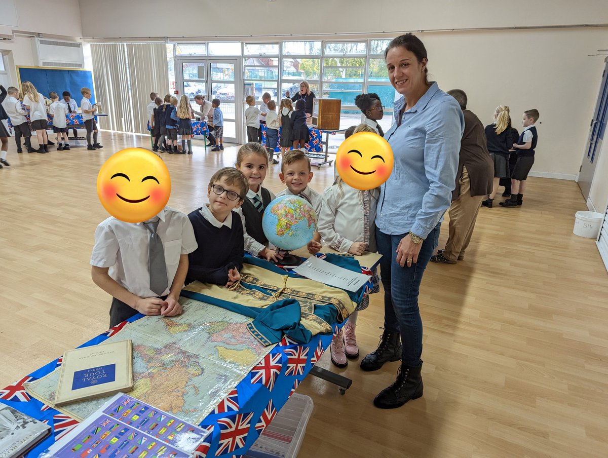 SHPS_Year2's tweet photo. What a wonderful history day, the children are learning all about the coronation, looking at artifacts and making memorabilia. https://t.co/pR6gxRUDMi
