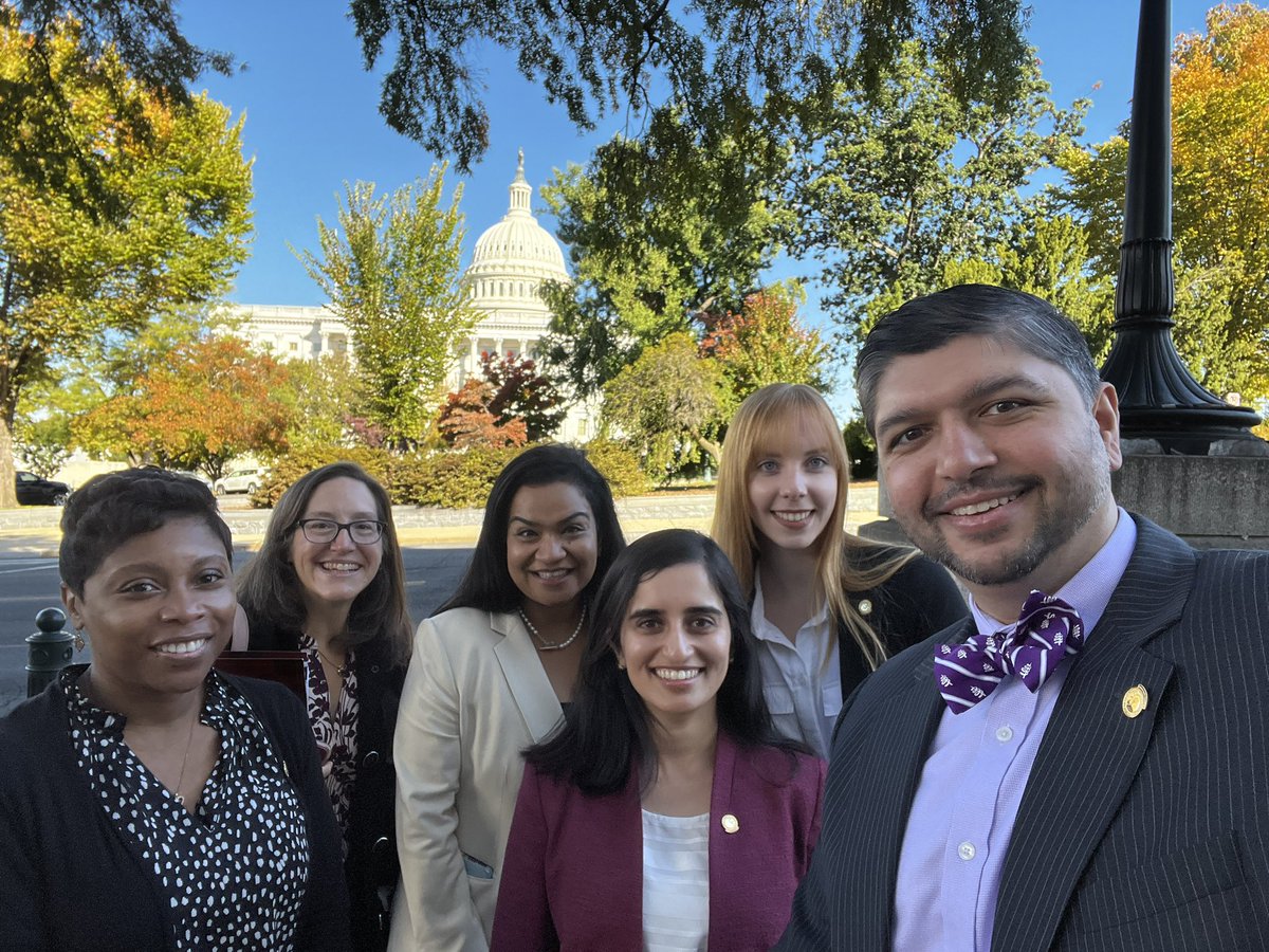It’s a beautiful fall day at the capitol with the <a href="/ASH_hematology/">ASH</a> crew! Ready to #Fight4Hematology and #ConquerSCD! We’re here asking for:
⭐️<a href="/NIH/">NIH</a> funding to $49 billion
⭐️#SCD <a href="/CDCgov/">CDC</a> data collection to $10 million
⭐️#sicklecell Medicaid Demonstration Bill (S.3389 &amp; H.R.6216)