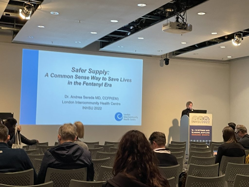 .<a href="/andreasereda/">Dr. Andrea Sereda</a> kicking off session on safe/r supply at #INHSU2022 <a href="/INHepSU/">INHSU</a> 

w/ <a href="/matthew__bonn/">MB</a> Marie-Éve Goyer <a href="/MarionAtschool/">Marion Selfridge</a> Anne-Sophie Thommeret-Carrière