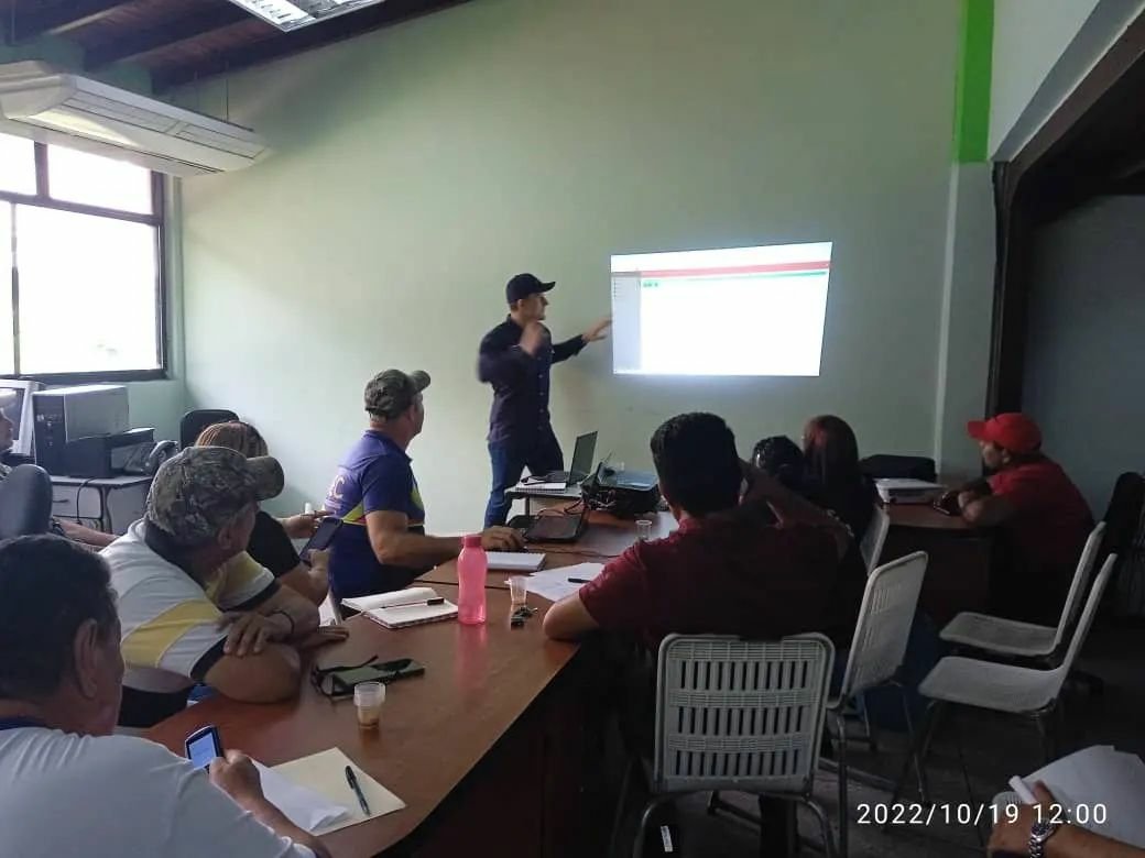 El #Minec con intención de continuar avanzando en el cumplimiento de su misión de contribuir con la preservación del planeta, llevó una charla informativa a  los trabajadores en Barinas, sobre los sistemas automatizados RACDA y SIGETRAT, así como la nueva herramienta SIFORTRAT.