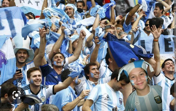 En un mes arranca el mundial y como no ilusionarse con esta hermosa hinchada <a href="/Facubarenghi10/">Facuu</a>