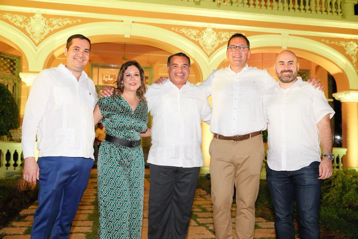Anoche iniciamos los festejos de nuestra Convención Nacional de Delegaciones, Sectores y Ramas Industriales 2022, en Mérida, Yucatán. 
Muchas gracias <a href="/RenanBarrera/">Renán Barrera</a> y <a href="/jorge_charruf/">Jorge Charruf</a> por la espectacular anfitrionía. 

¡Bienvenidos a su casa industriales de México!🇲🇽