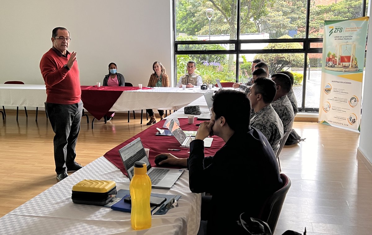 COLADCA's tweet photo. 🔹Iniciamos movilidad académica a la Zona Franca de Bogotá con estudiantes 1er semestre Maestría en Dirección y Gestión de la Seguridad Integral #MADGSI #EPFAC Escuela de Postgrados Fuerza Aérea Colombiana, recibe la visita el Sr Mario Valenzuela Jefe de Seguridad y Líder COLADCA https://t.co/h6rRGk1PD2