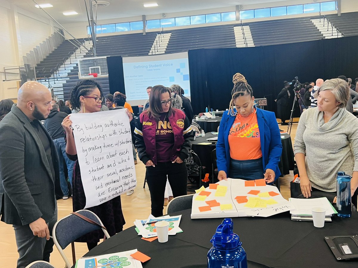 MerriweatherEDU's tweet photo. Great session focused on defining student voice! Thank you @Selenaflorence! ๐ฅ @WeemsYolanda @TommyUsherAPS @apsupdate @CAOyolob #APSConnected https://t.co/U0C3dc8Qhs