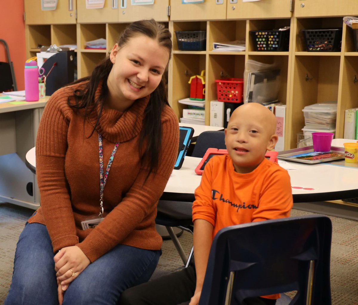 LindberghFlyers's tweet photo. Yesterday was Unity Day and schools around the district celebrated by wearing orange!  Unity Week was created to spread kindness, acceptance and inclusion. Featured is staff and students from ECE, Dressel, Long, and Kennerly. #WhyWeFly #FlyKind #BeTheGood https://t.co/VSF8ZQodiz