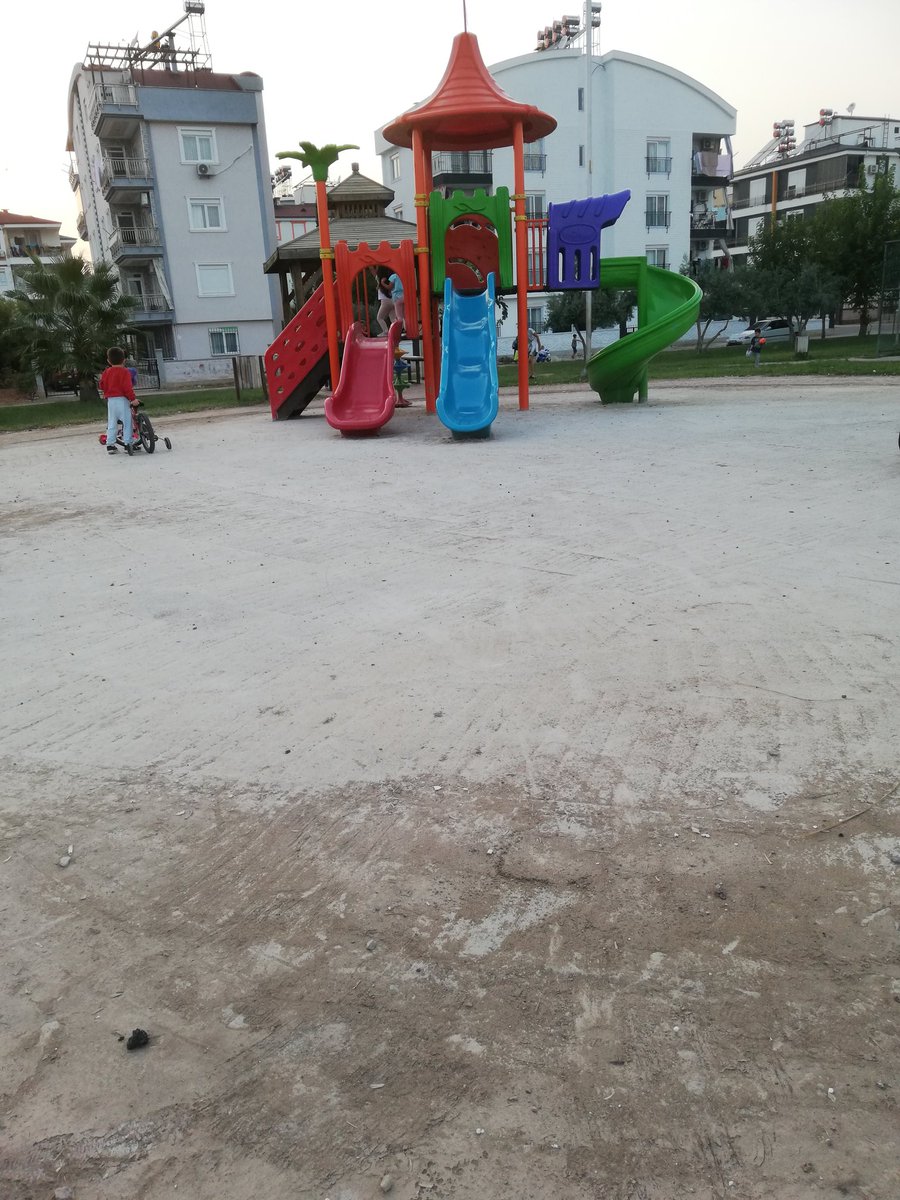 sibelduba's tweet photo. Yaklaşık iki haftadır bu şekilde . Çocuklar düşünce daha güzel yaralansın diye mi yapıldı bu park? Beton doktunuz nerede bunun halısı?
6540 sokak gazı mahallesi parki @kepezbelediyesi https://t.co/JRCnvMbnpx