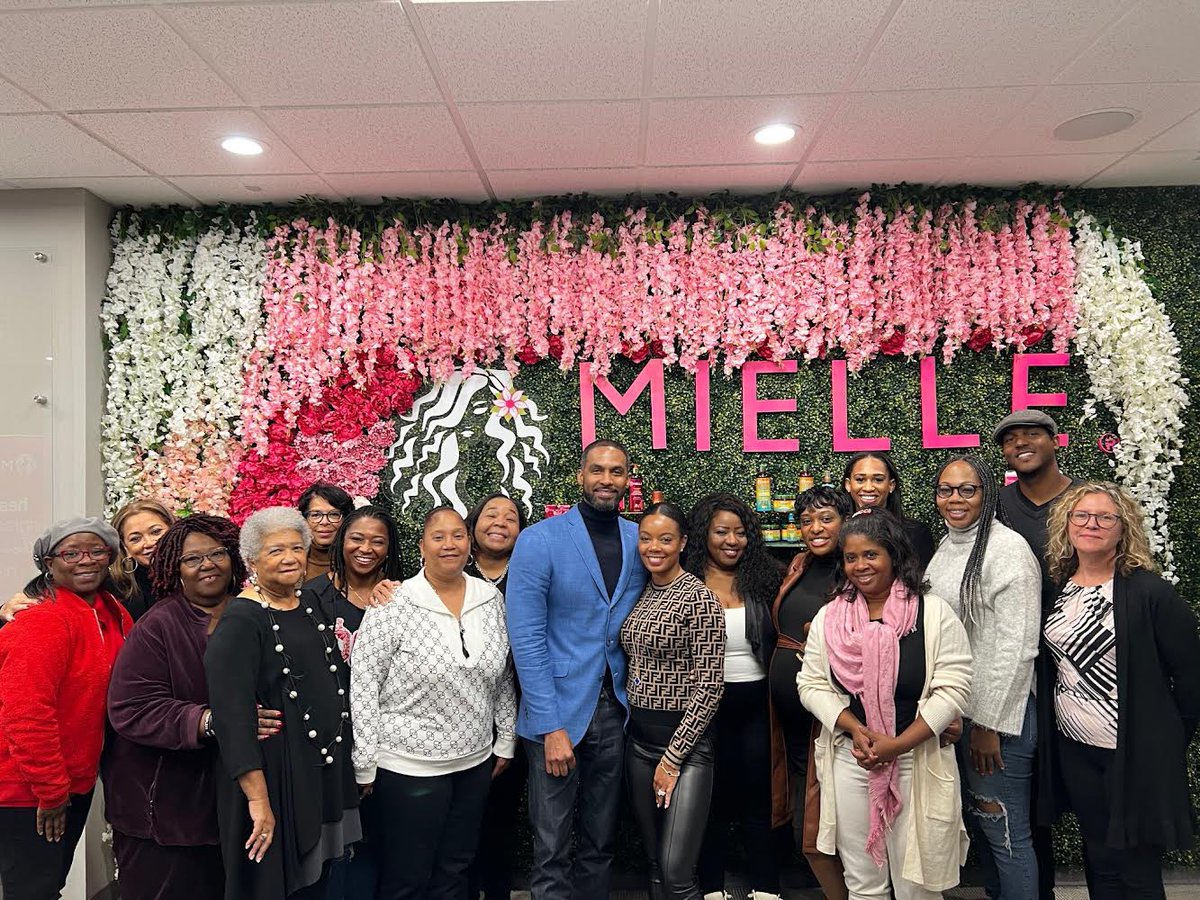 aisham1's tweet photo. @MielleOrganics Great time touring the plant with @YWCAChicago Breedlove co hort! https://t.co/u12xxLBooq