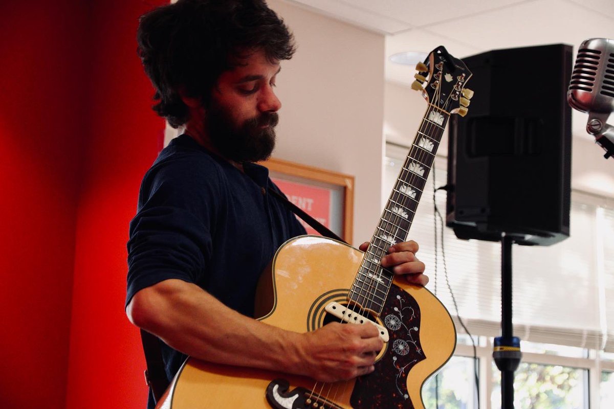 radstudentlife's tweet photo. Seph Custer gave a powerful solo performance last night at the Mid-Week Music Series. Be sure to catch him again next semester with his band The Flatbreaks! 

#radfordva #radforduniversity #southwestvirginia #virginiamusic #virginiamusicians https://t.co/J59wHrl4xD