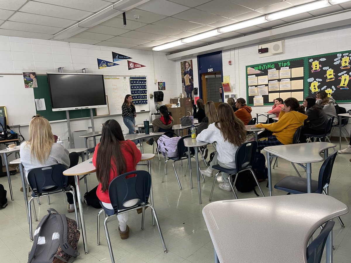 Awesome to see almost a full classroom for the first United by Unicef meeting today! Shoutout to Lilly for bringing this new club to PTHS! Come join us every other Thursday @ 11 am! 💙💛