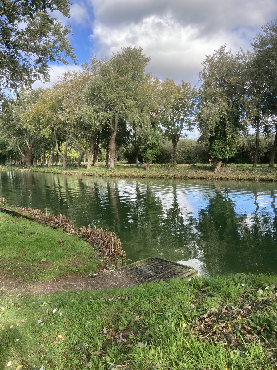 georginabelcher's tweet photo. Lakes looking lovely today at work #WHITEACRES #CORNWALL #lovemyjob https://t.co/IJzCVGS9Qe