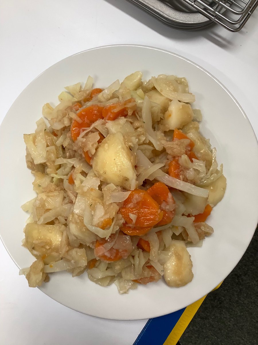 Lakeside_school's tweet photo. Year 3/4 GE cooked Stone Age stews ready to taste and evaluate. @DTassoc #skillsforlife #dtskills https://t.co/7oSLTnejHv