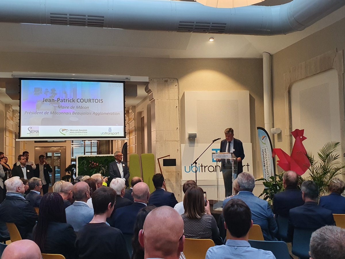 Ubitransport's tweet photo. #CoeurDeVille | SEMA71, @MB_Agglo et Ubitransport ont #inauguré l'immeuble Gambetta @VilleDeMacon en présence de l'écosystème local.

🐓Nouveau siège social d'Ubitransport, qui occupe les 1er et 2ème étages, ce tiers-lieu a vocation à devenir un lieu totem de la @FrenchTechBFC. https://t.co/j4n9GFRHYF