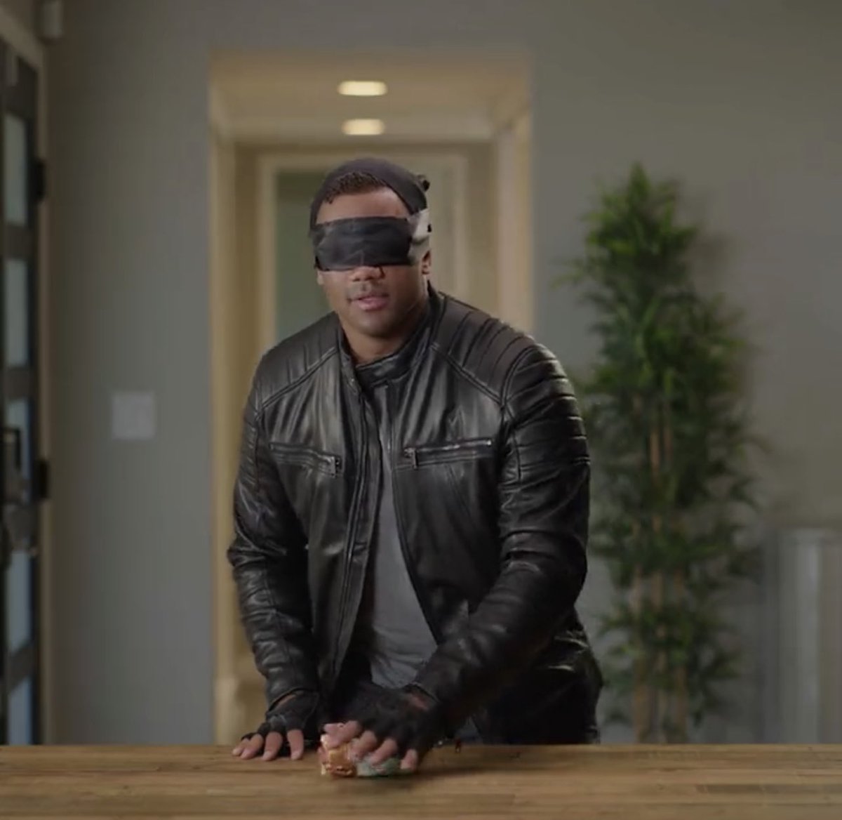 Russell Wilson with a guy wide open in the endzone