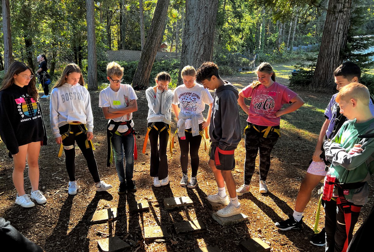 North Marion seventh-grader Ember Goms is terrified of heights. Yet Goms still summoned the courage to participate in the team-building field trip at Salem Ropes last week. How did she do it? Read the whole story: nmarion.k12.or.us/district/page/… #AVID