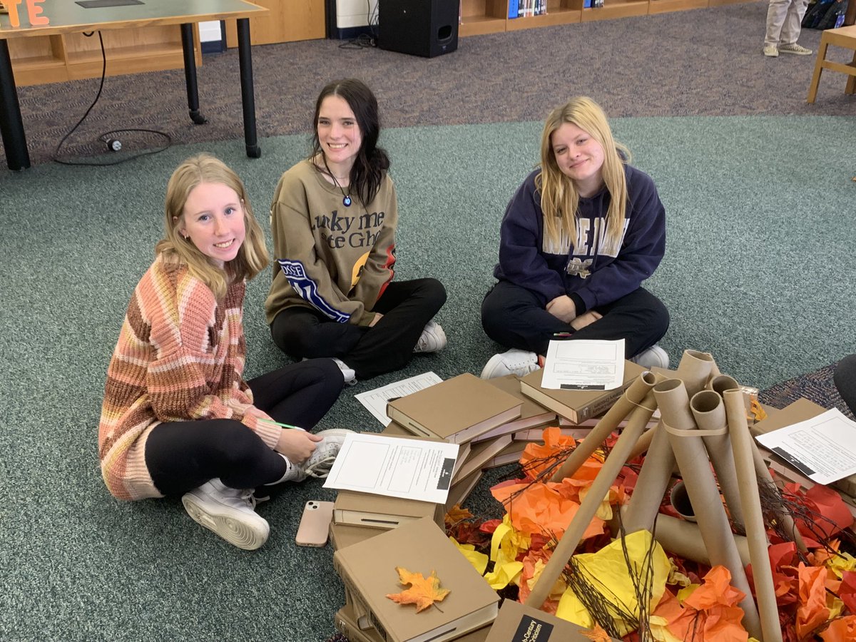 TeachWithHodge's tweet photo. Love taking my FCHS seniors to the @fcmediacenter for amazing activities! Thanks @LisaLakerFCHS and everyone involved in making this event for the National Day of Writing!! #WriteOut #WeAreFlashes https://t.co/hZlgxRTYFP