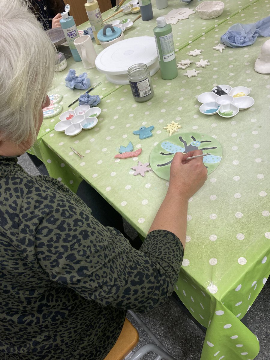 LouiseWatson27's tweet photo. Day 4of week of action and week 5 of our ceramics course.Of course I had to be cringe and make an Aspire dove 😂 we can’t wait for them to be glazed! Art is really therapeutic but also allows the opportunity for really key convos. @PhoenixJdiv1 @The_SK_Family #complexsafeguarding https://t.co/gBDiEb8X6g