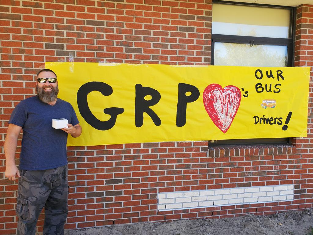 GRPChesapeake's tweet photo. Nothing bundt the best for our bus drivers! We so appreciate your dedication! @cpsyellowbus
#bestbeardever
#bestbusdriversever https://t.co/rM4fHfudec