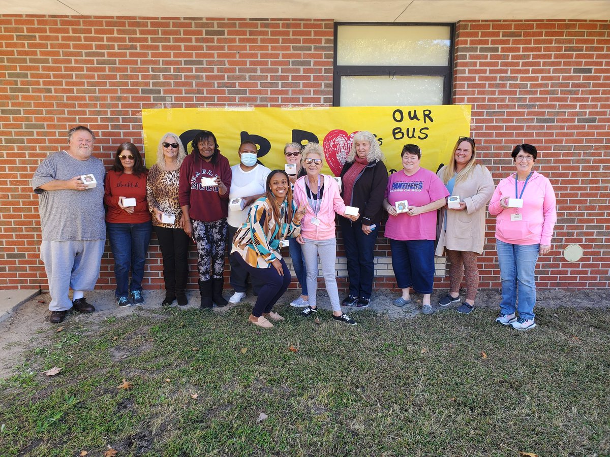 GRPChesapeake's tweet photo. Nothing bundt the best for our bus drivers! We so appreciate your dedication! @cpsyellowbus
#bestbeardever
#bestbusdriversever https://t.co/rM4fHfudec