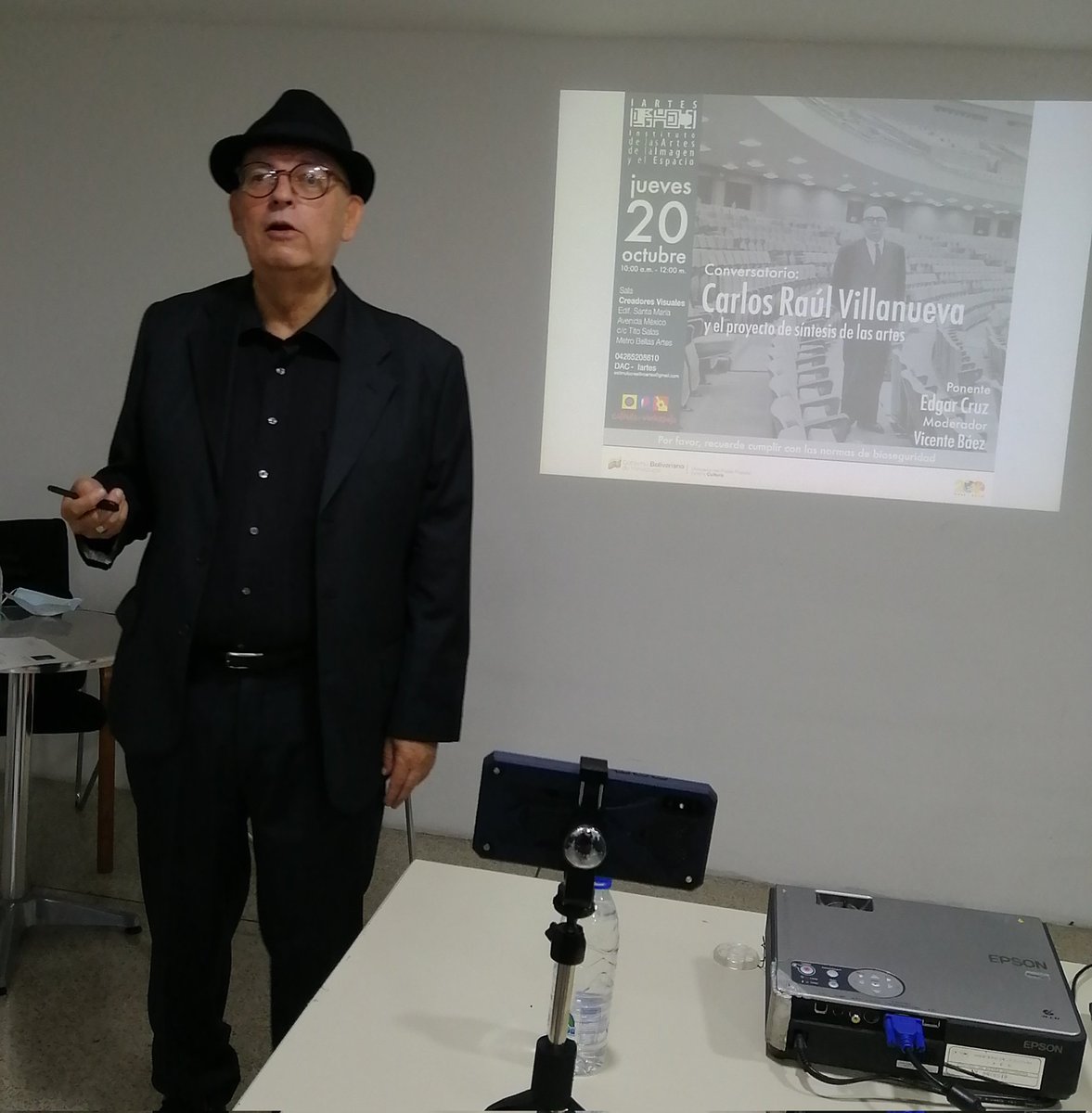 IartesVzla's tweet photo. #EnDesarrollo
👉Conversatorio:
Carlos Raúl Villanueva y el proyecto de síntesis de las artes.
En la sala Creadores Visuales del #Iartes, con la ponencia del profesor Edgar Cruz.
*
#Arte #ArtesVisuales #ArtesPlásticas #Venezuela
@VillegasPoljak @MaryPemjean @minculturave https://t.co/O6d5QmbE0L