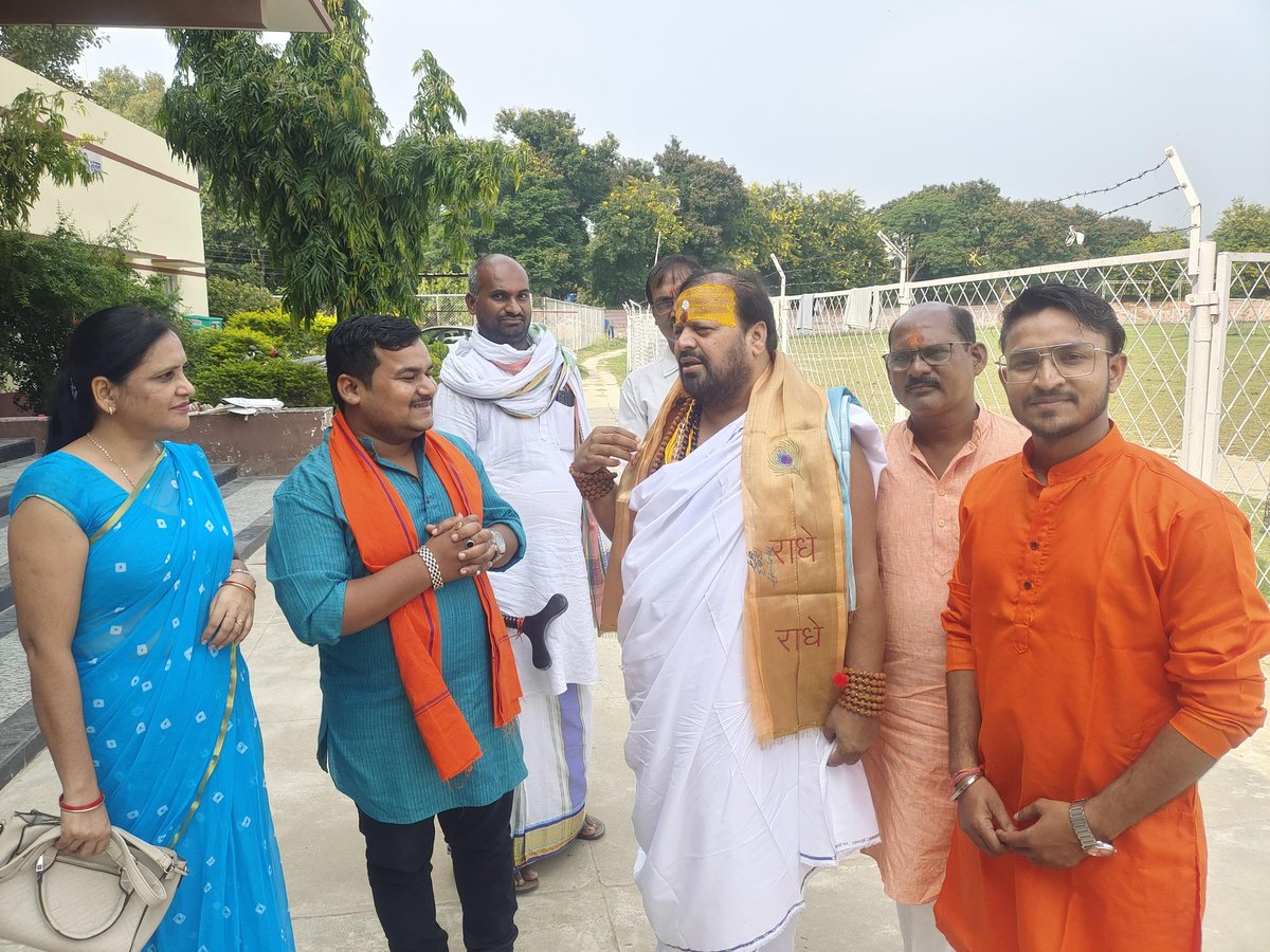 Himansh25713820's tweet photo. महाराज योगी आनंद जी 
@satishpatel0542 @yogianandji https://t.co/qbwdA45qva
