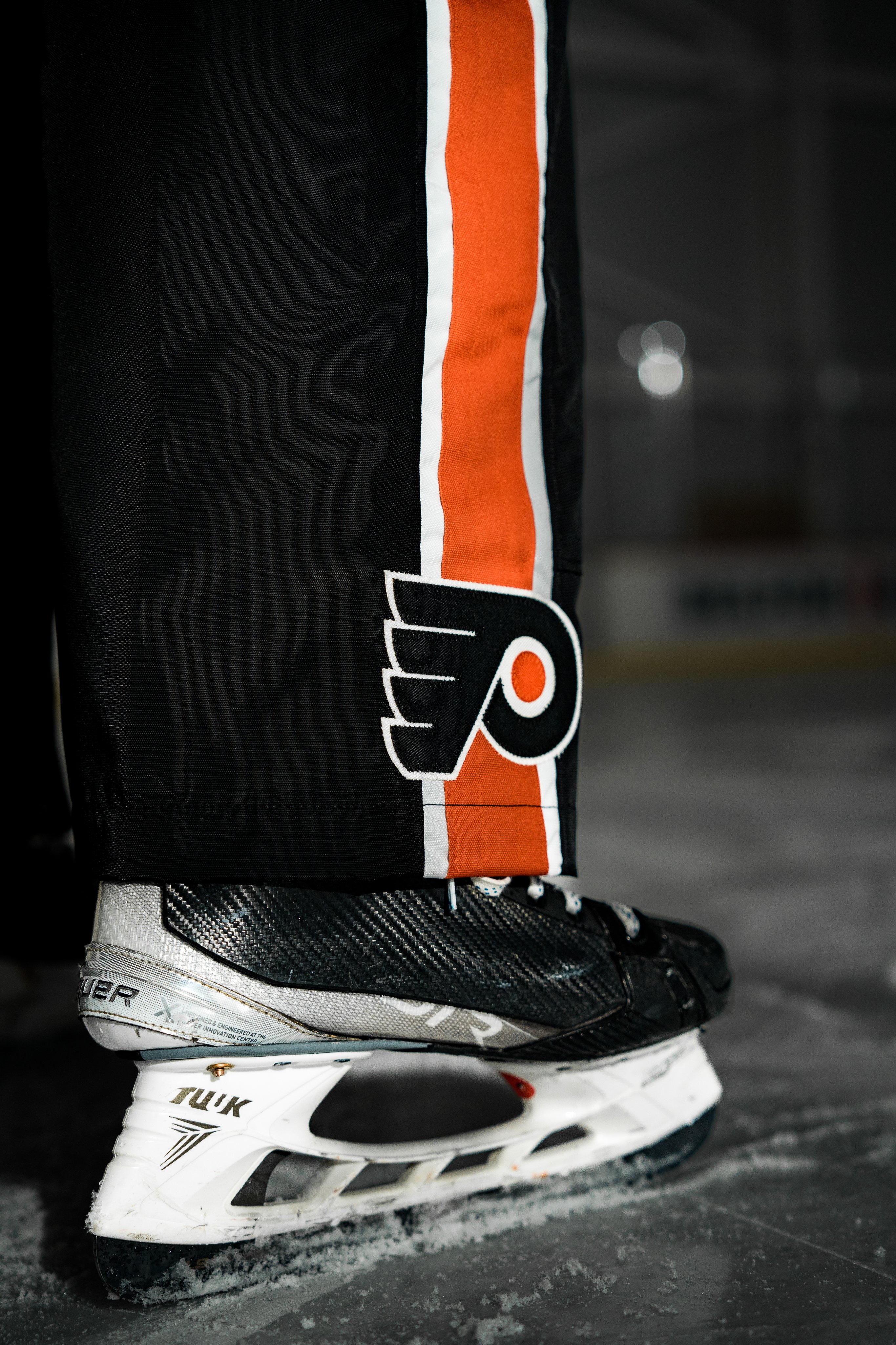 NHL on X: COOPERALLS ARE BACK 🤭 The padded black nylon pants with an  orange stripe and the @NHLFlyers logo are an homage to what their players  wore during games from 1981-83.