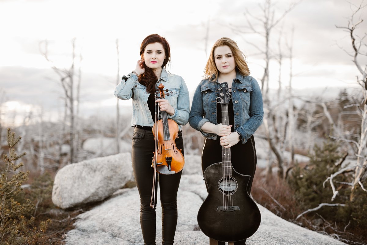 TorontoPearson's tweet photo. Travelling through the airport today? Celebrate with live music in both terminals 1 and 3 with @ericpunzo_ and @cassieandmaggie! Hope to see you there! #YYZLive https://t.co/4vwezrQhmD https://t.co/N59ENrPmBw