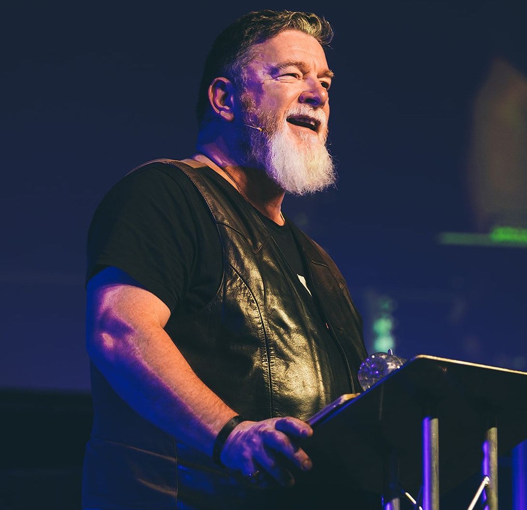 Sunday 6th November at 10am only - you are invited for an incredible morning with special guest Simon Ponsonby.

We are beyond excited to have Simon preach at church on 6th November - you won't want to miss this!

Bring friends, we'll see you there!