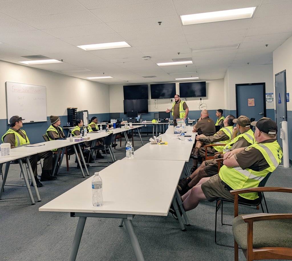 Brownsox1's tweet photo. Sharing the knowledge & value of safety!! Welcome to the @ups feeder family!! #ddst #safetyhuddle #feeder #prodrivers #bestinthebusiness https://t.co/AFJPFKxqA1