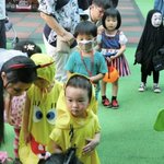 幼稚園のハロウィン仮装で異彩を放つカオナシ。このチョイスはあかんｗ