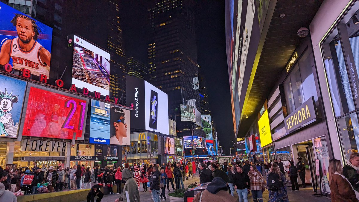 andrewkrug's tweet photo. Well, NYC it's been real.  Another #Dash2022 #dash by @datadoghq behind us.  Security content isn't slowing down though.  Look for more updates between now and #reInvent . https://t.co/T14be1mkfW