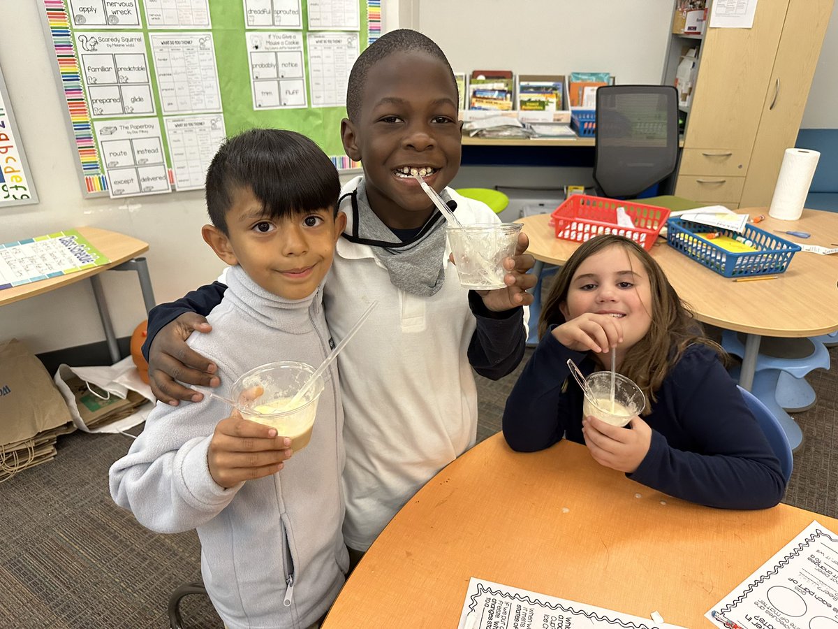 rfjeffcoat's tweet photo. States of matter are delicious!  We loved celebrating our 1st quarter learning with a states of matter ice cream party!  Root beer floats showed us examples of a solid, liquid, and gas!  #angeloakes #2Eistheplacetobe https://t.co/XVOp0Fb3aW