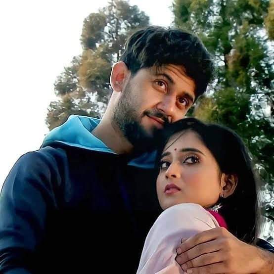 SumonaDey231's tweet photo. Mithai is our emotions❤. Don't ruin it🙏🏻  Don't change the slot and don't dare to end this emotion too fast. It's a humble request to you. 

@ZeeBanglaTv
@ZEE5Bangla 
#noslotchangeformithai
#onlymithaion8
#mithaion8pm https://t.co/SPIRXqC7NE