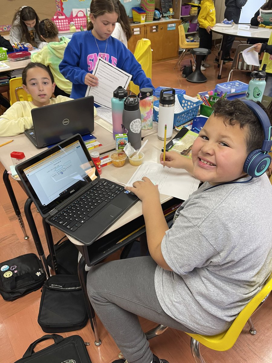 Sharilyn20's tweet photo. A lot going on today in #mathrotations! #numericalexpressions #matchinggames #zearn #dicegames #coloring @WaverlyParkElem https://t.co/tmcCuFyaxw
